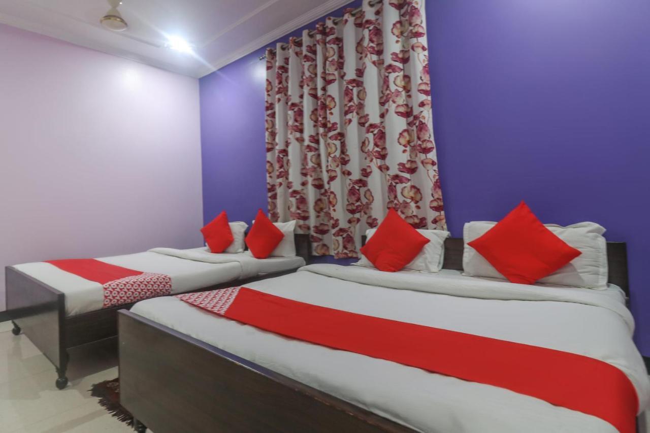 Oyo 60651 Hotel Arya Varanasi Exterior foto
